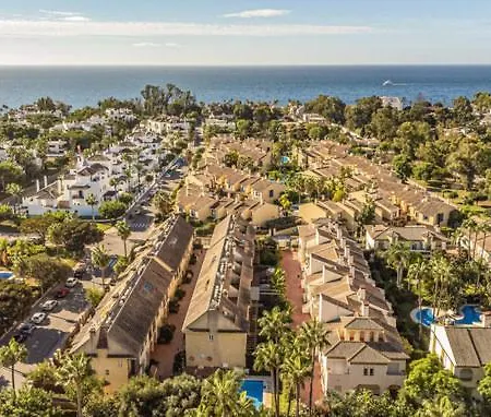 Apartment Casa Adosada Con Piscina Comunitaria Puerto Banus Marbella