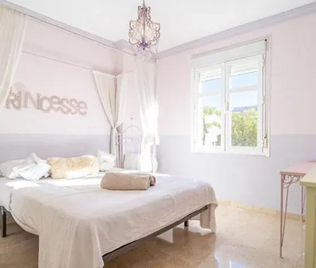 Casa Adosada Con Piscina Comunitaria Puerto Banus Marbella